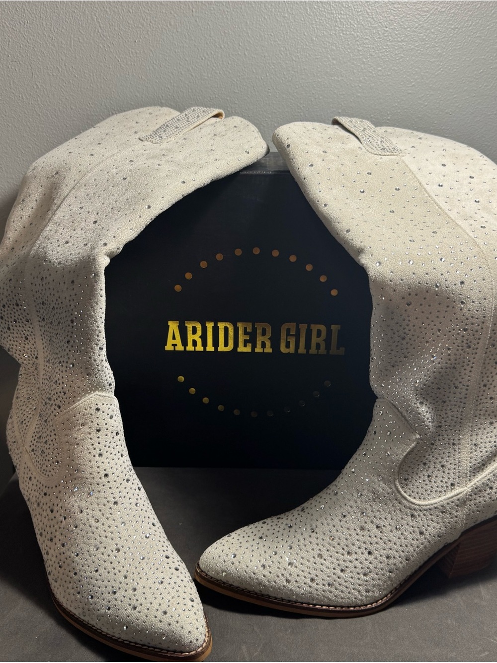 Arider Girl Women's Ivory Embellished Heeled Boots